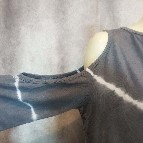 GO Couture Tie Die Cold Shoulder Top Size Large - Picture 4 of 6